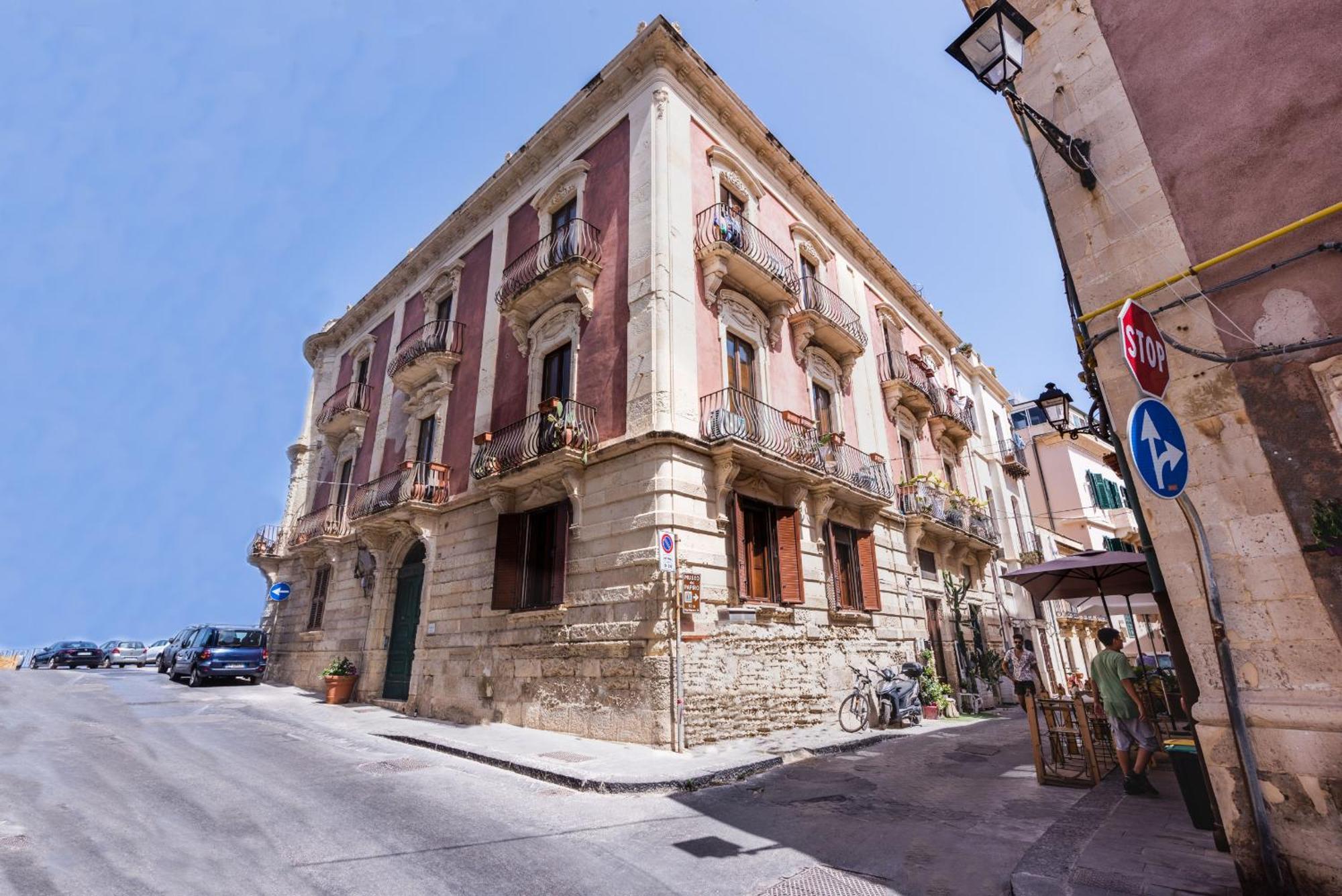 Palazzo Bozzanca Apartments By Wonderful Italy Syracuse Ngoại thất bức ảnh